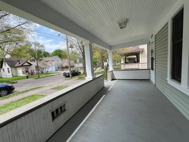 Photo - 677 Blaine Ave Unit 1