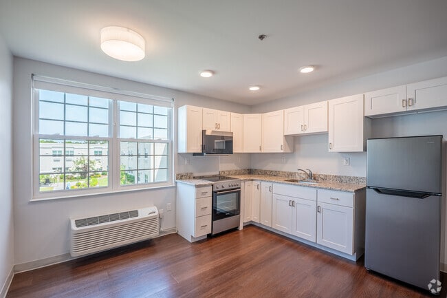1BR, 1BA - 926SF - Kitchen - Serenity Apartments at Brewster
