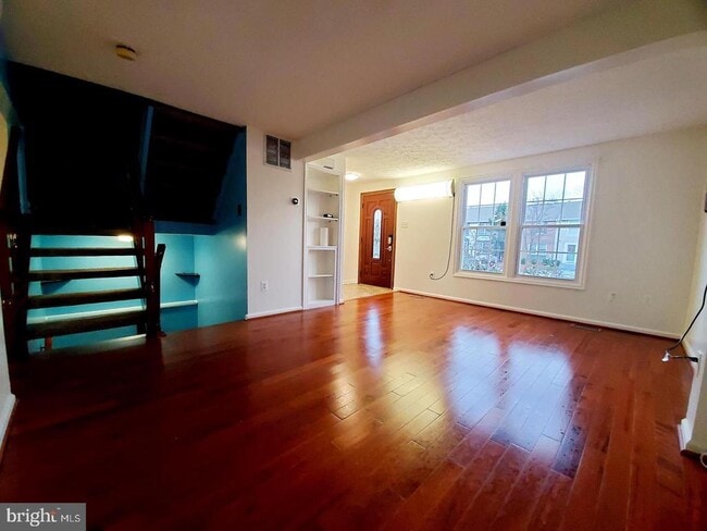 Photo - 24 Ramsgate Ct