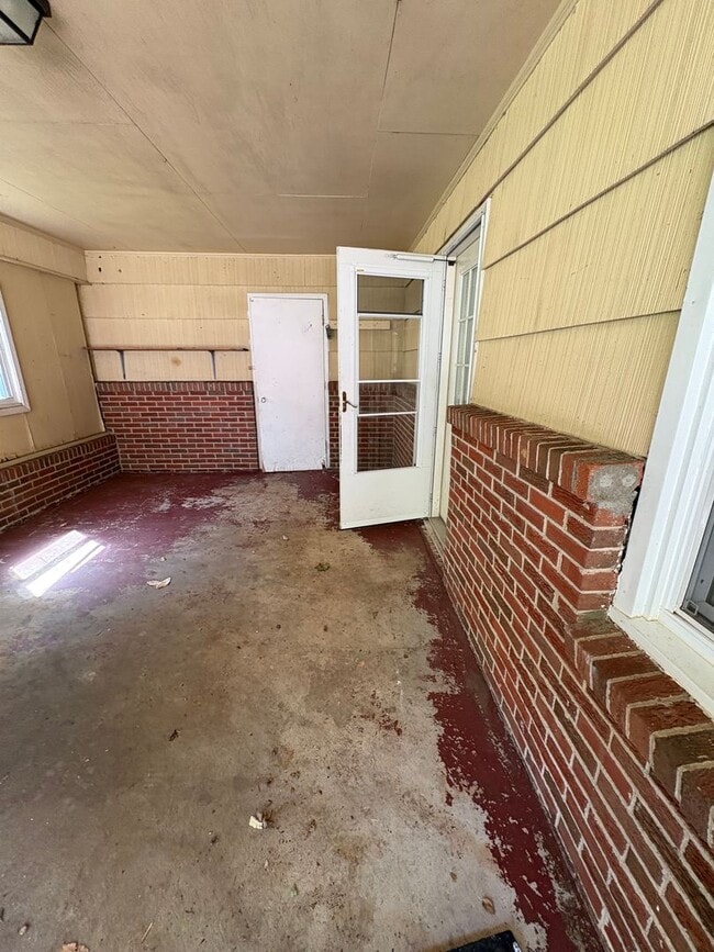 Photo - Great Location in Greenville 3 Bedroom 1.5 Bath  Minutes from Augusta Road and Downtown!!