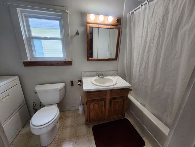 Photo - *Move in Special* Half Off First Month's R...
