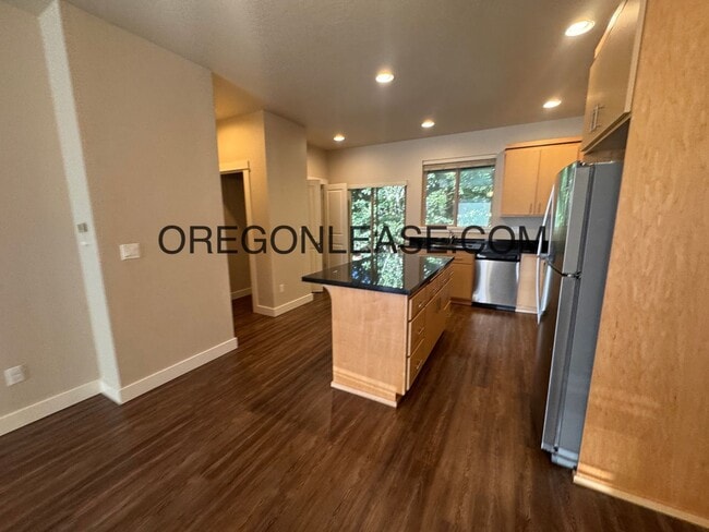 Photo - 2 bedroom 2.5 bath townhouse in Cal Young Area