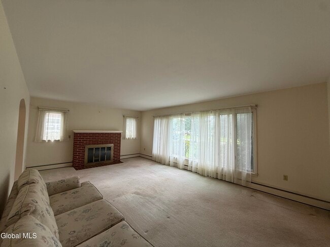 Photo - 549 Columbia St Ext
