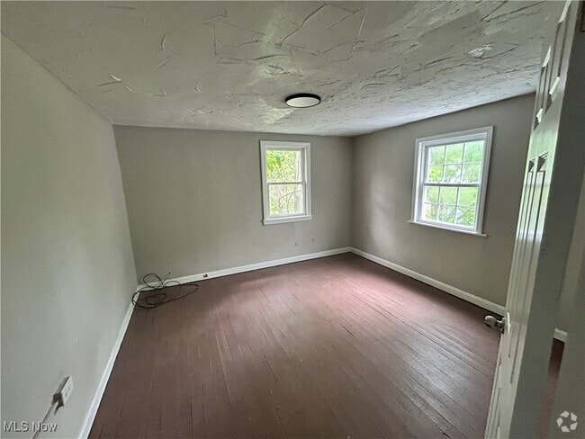 Building Photo - 10304 Shale Ave Unit UP Rental