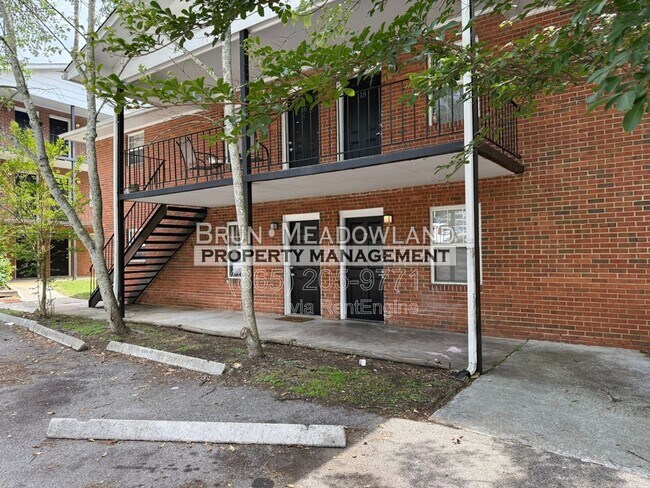 Building Photo - 5540 N Broadway St Unit 17