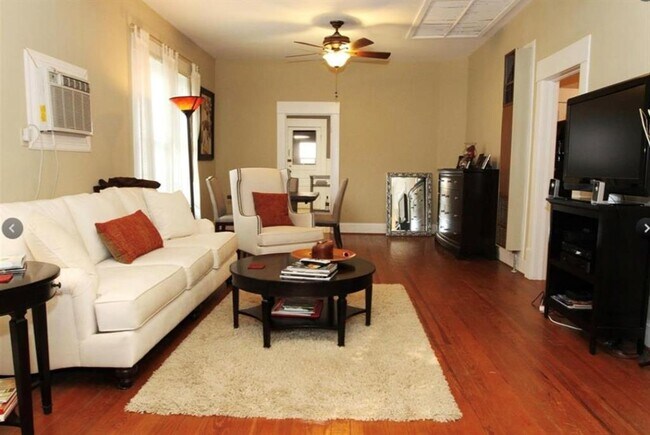 Photo - 1132 Columbia St House
