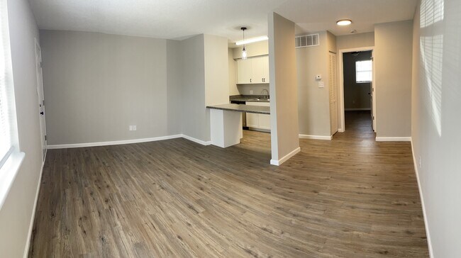 1 bdr. Down Stairs Living Room
