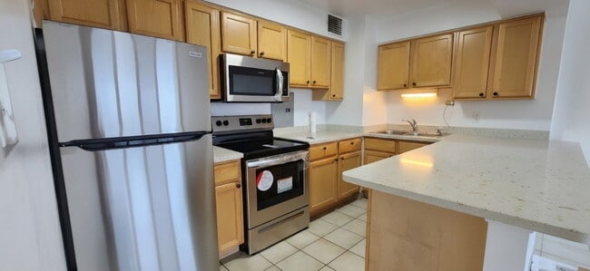 Photo - 6030 N Sheridan Rd