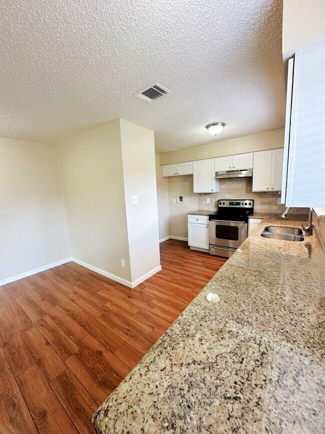 Photo - 22610 Leedstown Ln