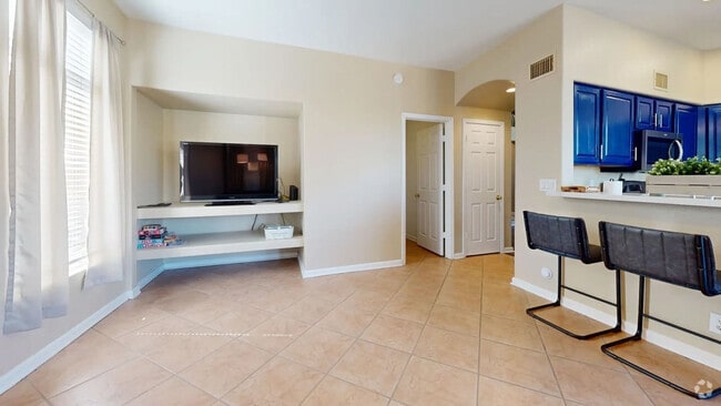 Building Photo - 853 N Blackstone Ct Rental