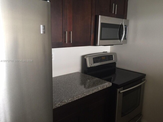 7601 E Treasure Dr Unidad 2008