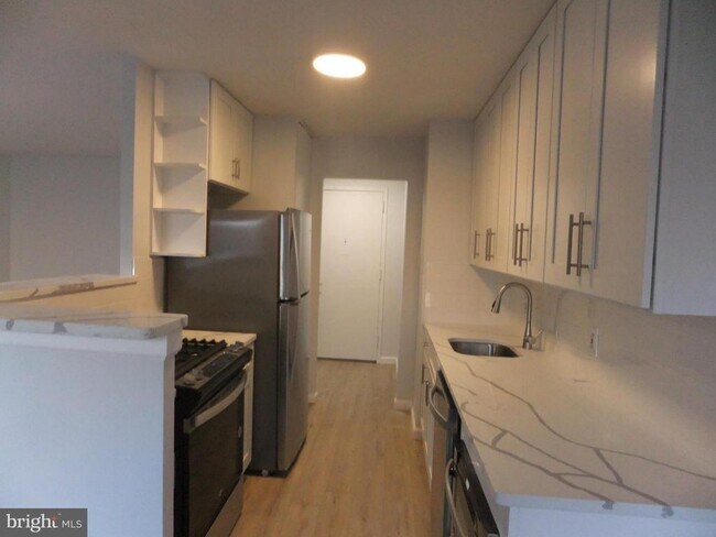 Photo - 1640 Oakwood Dr Unit W214