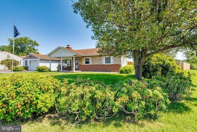 Photo - 5811 Larsen St