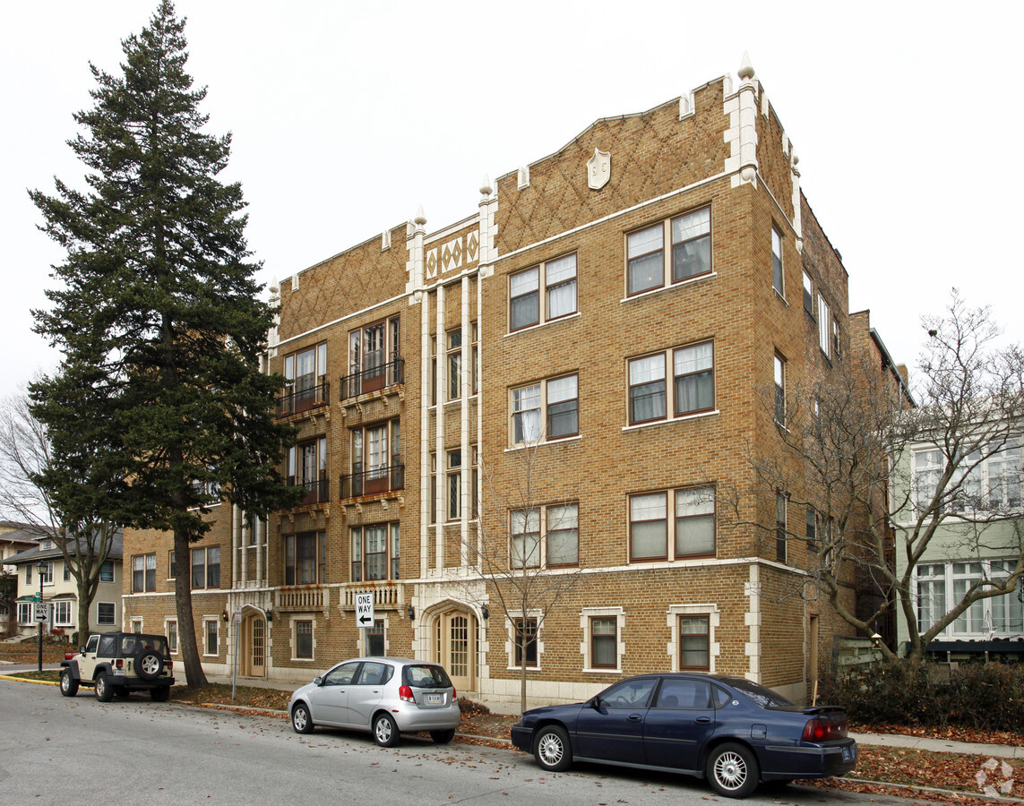 Sheridan Court Apartments - Sheridan Court Apartments