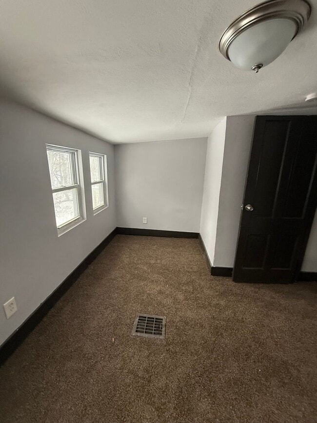 Photo - 3bd Single Vouchers Only