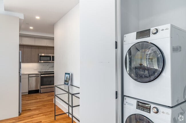 2BR, 1BR - 605SF - In-Unit Laundry
