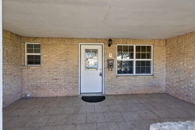 Photo - 1861 Dolphin Dr