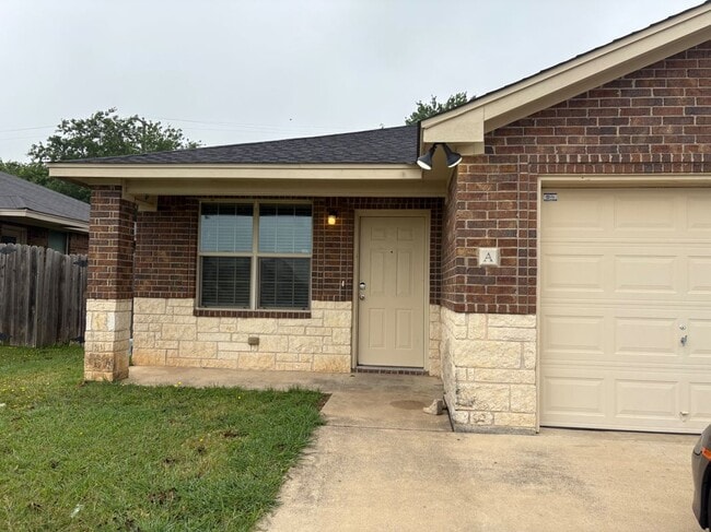 Photo - 4303 Cambridge Dr Apartment