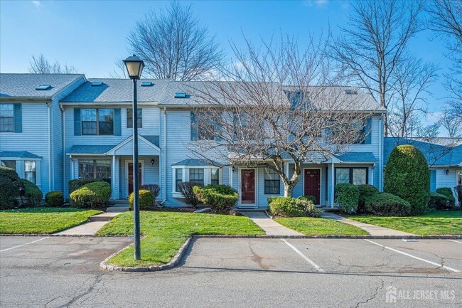 Photo - 404 Maplecrest Rd