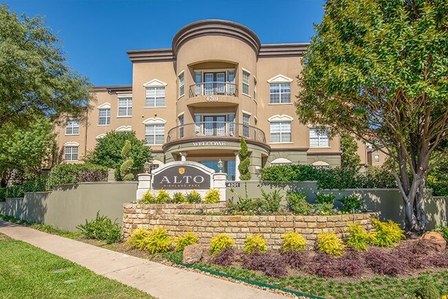 Alto Highland Park - Alto Highland Park Townhomes