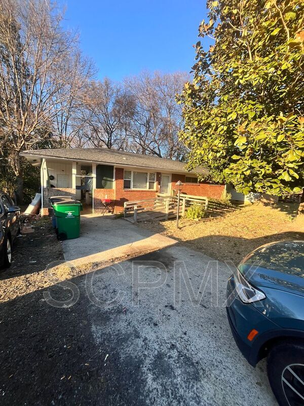 Photo - 3151 Burbank Dr