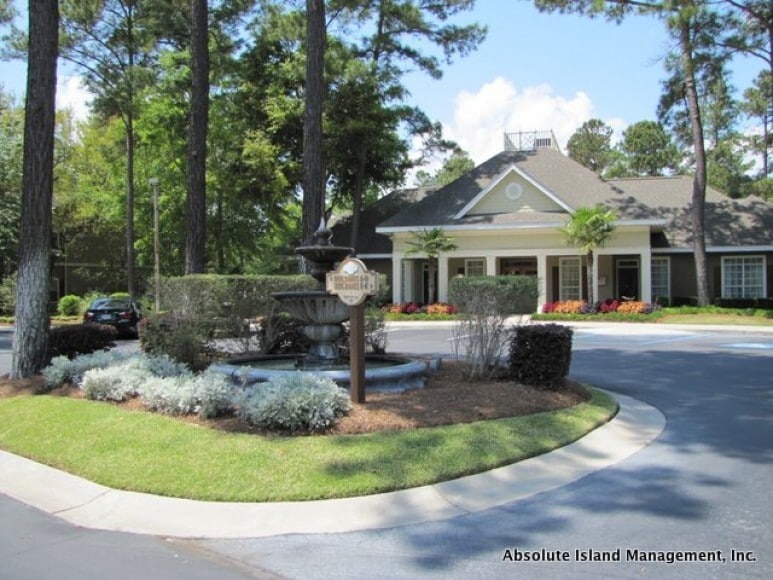 Resort-Style Living at Summer House with a Lagoon View - Resort-Style Living at Summer House with a Lagoon View
