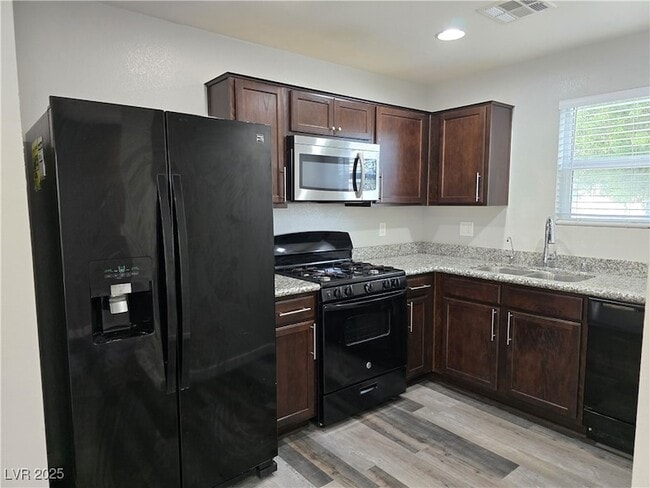 Photo - 1888 Molly Meadows St