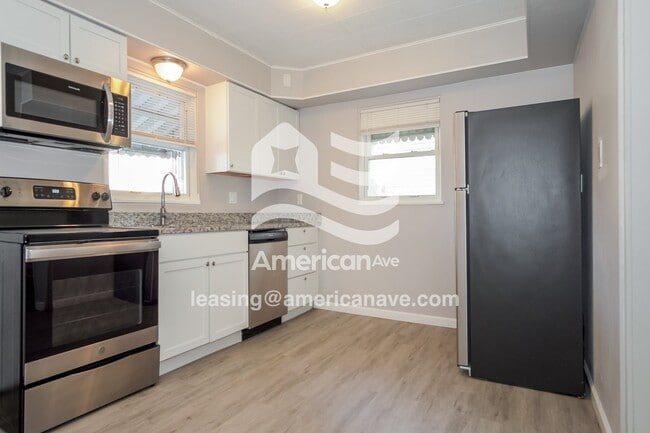 Photo - 1260 Summerlea Ave