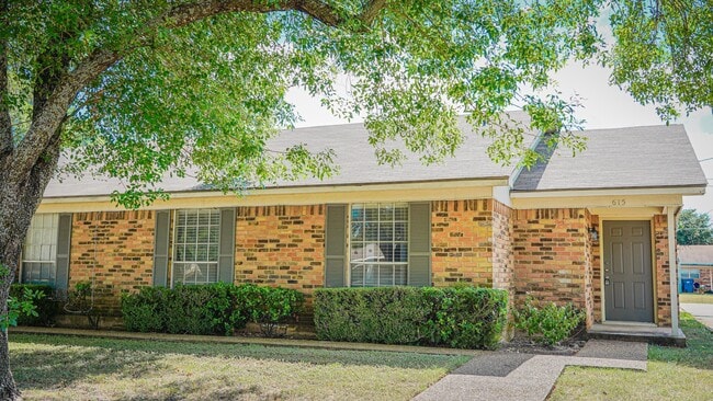 Building Photo - B 613-615 Barbara Jean Unit 615 Rental