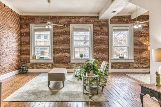 Photo - 112 E Alamo St Unit 2