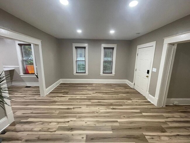 Photo - 946 Sigsbee St SE Unit 1