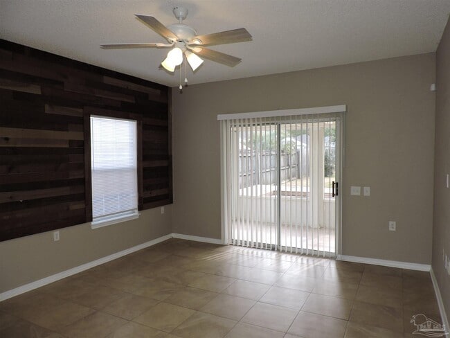 Photo - 1489 Newcastle Way