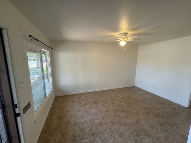 Photo - 723-729 N Ferger Ave Unidad 727