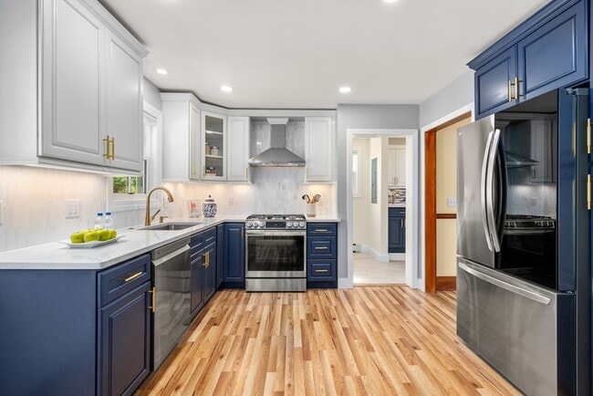 Photo - 16 Devens St