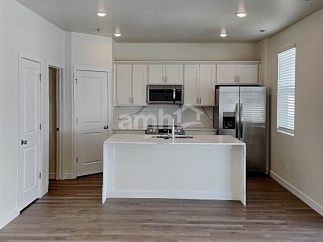 8942 S John Annie Ln