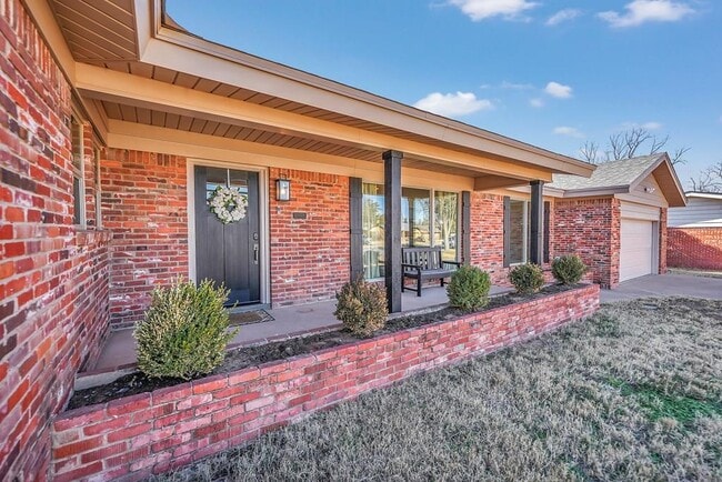 Building Photo - 715 Shell Ave