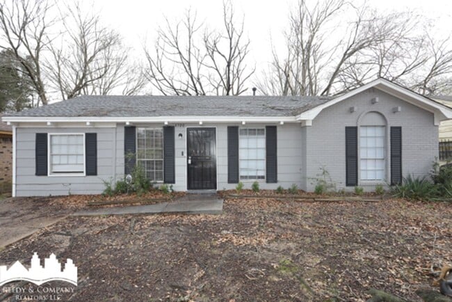 Photo - 4700 Royal Ridge Dr House