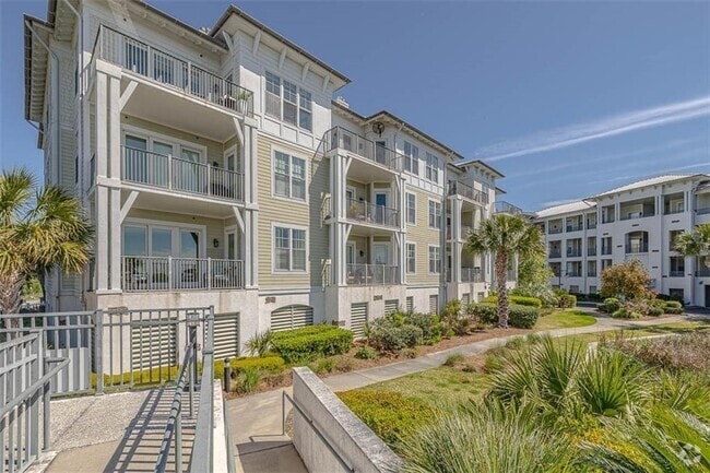 Building Photo - 10 Marina Dr Rental