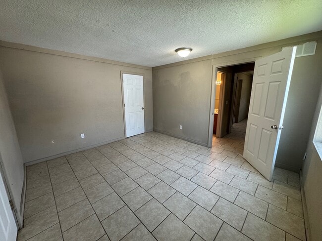 Building Photo - 507 Grover St Unit B