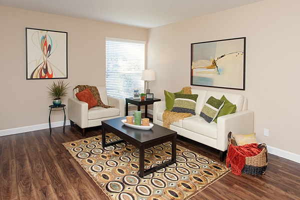Tamarack Apartment Homes