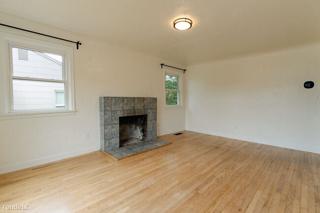 Photo - 3 br, 1 bath House - 340 Broad Street North