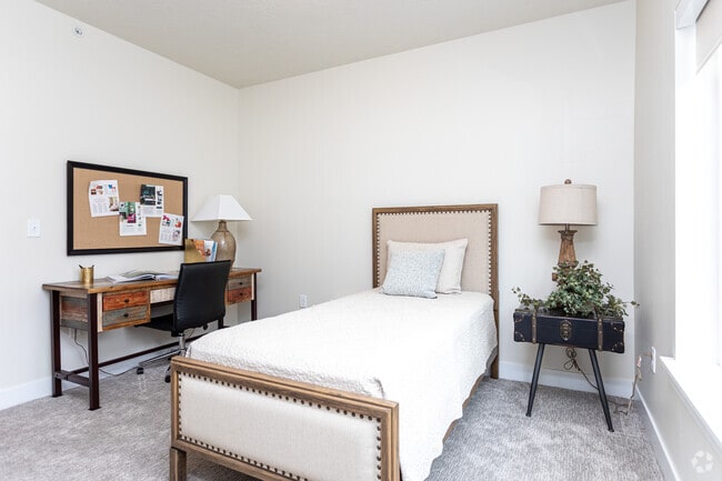2BR, 2BA - 1,048SF - Second Bedroom