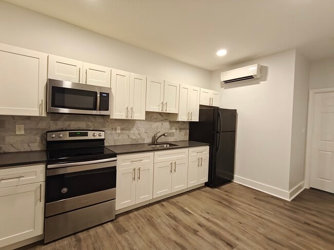 Building Photo - 3019 N Bambrey St