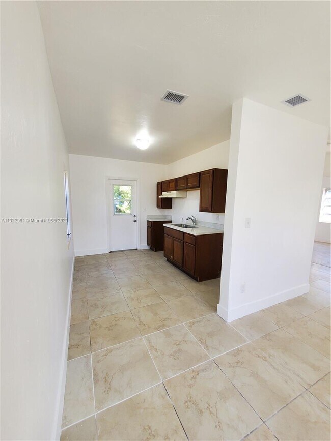 Photo - 10135 SW 172nd St