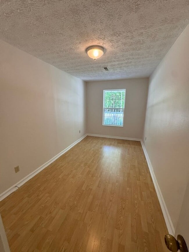 Photo - Greenback 37742 - 3 bedroom, 2 full bath home - Contact Tim Tipton (865) 806-7255