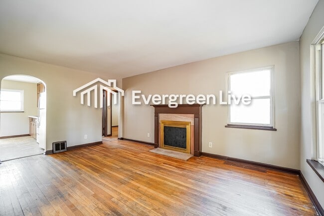 Photo - 567 S Weyant Ave