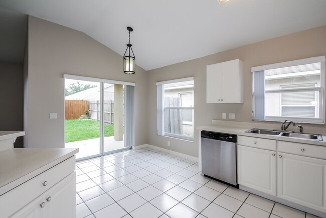 Photo - 9801 Laurel Ledge Dr