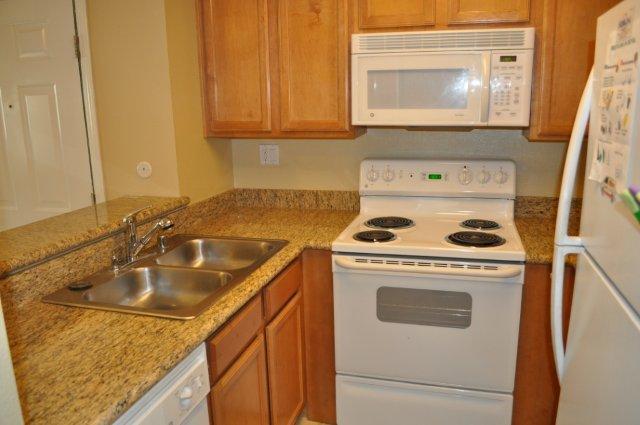 Photo - Studio Condo with Vaulted Ceilings in Serra Mesa Unidad 287