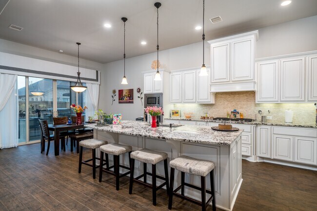 Photo - 10410 Southern Hawker