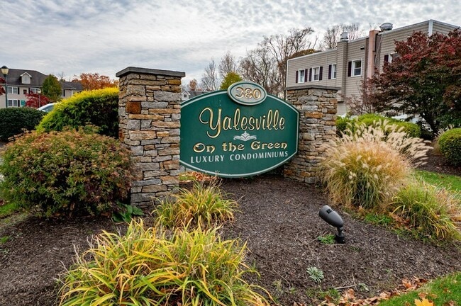 Building Photo - 380 Main St Unit 12